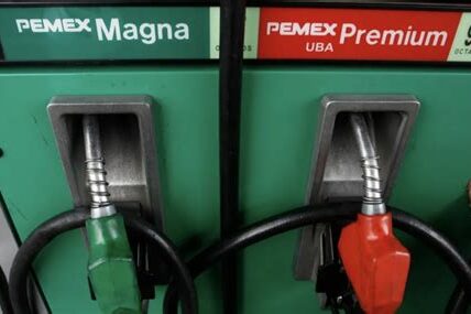 El aumento del precio de la gasolina Magna afectará el gasto de transporte de los mexicanos, mientras el gobierno redirige recursos a infraestructura y programas sociales.