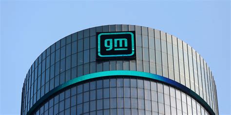 GM sobresale en 2024 con un aumento del 20% en sus acciones, impulsado por innovación tecnológica y un enfoque en vehículos eléctricos.