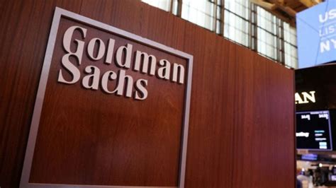 Goldman Sachs enfrenta desafíos en ingresos, pero busca fortalecer su posición explorando oportunidades en gestión de activos y tecnología financiera.