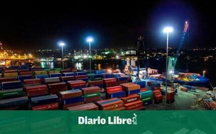 Huelgas en puertos estadounidenses podrían causar escasez y retrasos en productos navideños, impactando precios y disponibilidad en México. Prepárate para una temporada complicada.