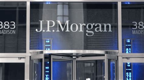 JPMorgan Chase supera expectativas con un aumento del 8% en ingresos y 6% en ganancias, reflejando su sólida estrategia en un entorno desafiante.