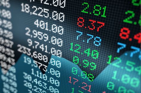 Las acciones de SoFi suben por perspectivas optimistas; Caterpillar y Boeing enfrentan desafíos, mientras Sirius XM crece moderadamente. El mercado refleja su naturaleza volátil.