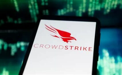 CrowdStrike enfrenta desafíos temporales pero mantiene un futuro prometedor en ciberseguridad gracias a su capacidad de innovación y expansión.