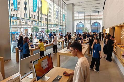 La tensión comercial entre EE. UU. y China abre nuevas oportunidades de expansión global para proveedores chinos de Apple, según JPMorgan.