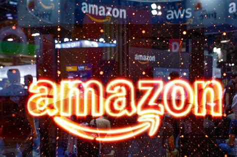 Amazon destaca por su innovación continua, diversificación y crecimiento constante. Su capacidad para adaptarse asegura que sus acciones sigan creciendo y superando expectativas del mercado.