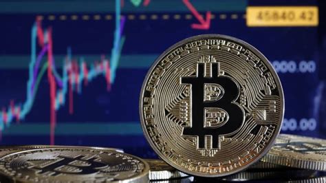 Bitcoin alcanza máximos históricos, impulsado por elecciones en EE. UU. Inversores ven a la criptomoneda como refugio seguro ante incertidumbres políticas y económicas.