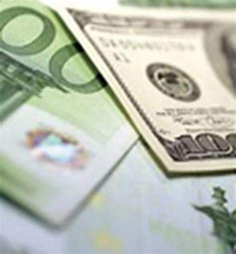 El dólar se fortalece por políticas de la Reserva Federal, mientras el euro enfrenta debilidad por incertidumbres en la zona euro y políticas más laxas del BCE.