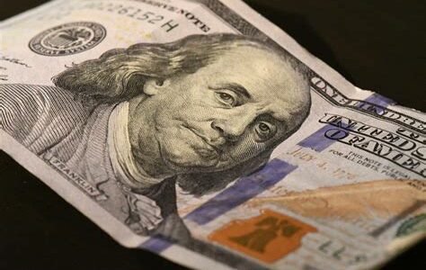 El dólar se fortalece como activo refugio ante las tensiones geopolíticas, ofreciendo estabilidad en un entorno internacional incierto.