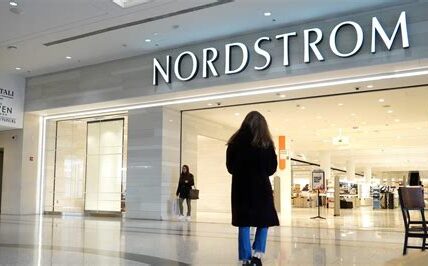 Acciones en movimiento en el mercado: Nordstrom sube por ganancias sorprendentes, Dell y SolarEdge enfrentan caídas por expectativas y desafíos, Disney se impulsa con nuevas estrategias de streaming.