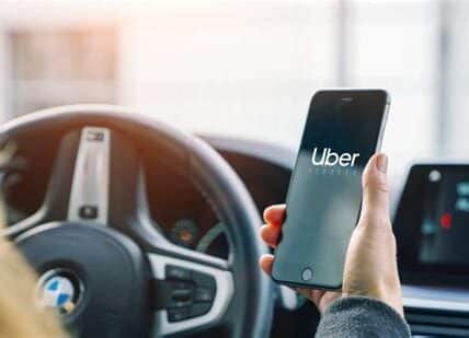 Movimientos premercado: Lyft sube por ingresos robustos; SolarEdge cae por debilidad financiera; Qualcomm y Moderna experimentan fluctuaciones después de resultados mixtos.