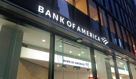 BofA alerta sobre riesgos de reequilibrio del dólar, impactando divisas globales. Analiza factores macroeconómicos y ajusta estrategias ante tensiones geopolíticas y políticas monetarias cambiantes.