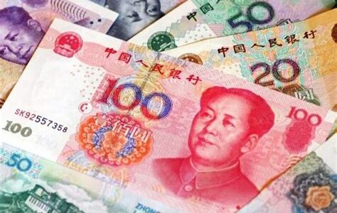 La depreciación del yuan agita el comercio global, elevando temores de devaluaciones competitivas y tensiones económicas internacionales.