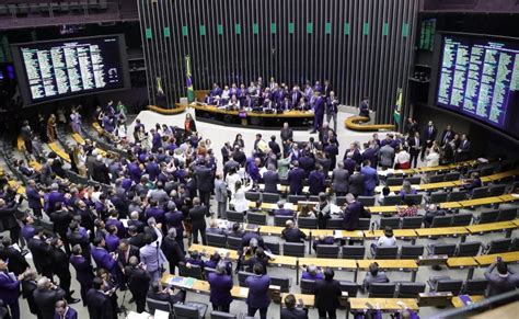 La reforma tributaria de Brasil apunta a simplificar el sistema sin aumentar la carga fiscal, con implementación prevista para 2026, asegurando neutralidad y equidad económica.