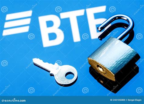 VTB enfrenta un panorama incierto por sanciones occidentales; busca adaptarse y fortalecer la colaboración con países no occidentales.